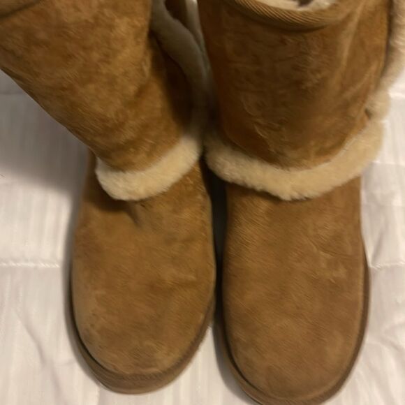 UGG chestnut leather suede with fur accents and metal back plate size 8 - Picture 14 of 16